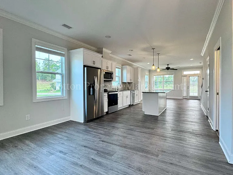 4732 Siddons Dr — Photo 12