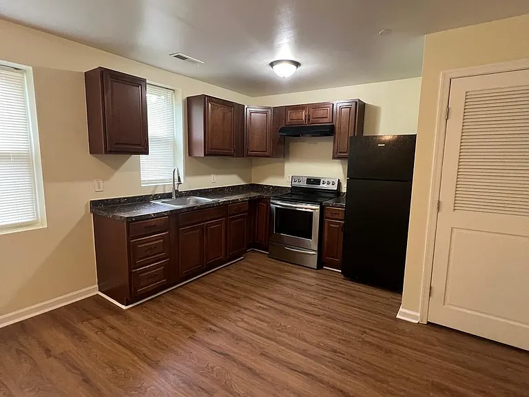 4300 Liberty Heights Ave #1E — Photo 7