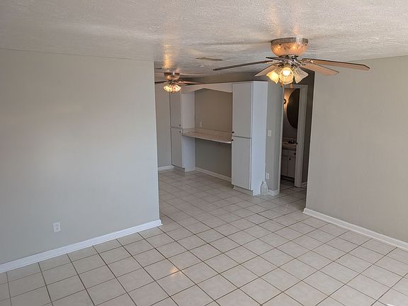 3rd image of 900 Camphor Way