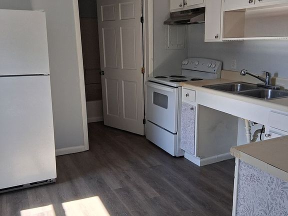 3rd image of 12.5 Waverly Ter #9