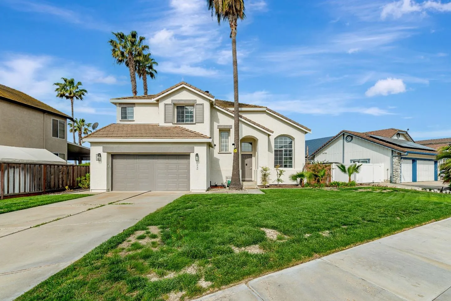 2072 Windward Point photo 1