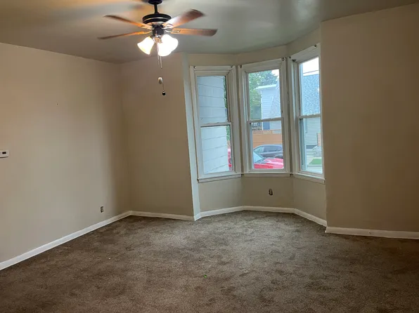 3203 S Kinnickinnic Ave, Milwaukee, WI 53207