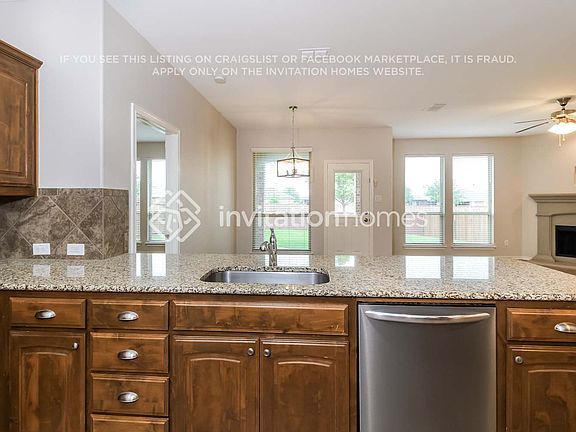 4th image of 3232 Tamarack Ln