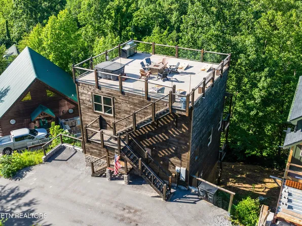 323 Silver Stone Way, Pigeon Forge, TN 37863