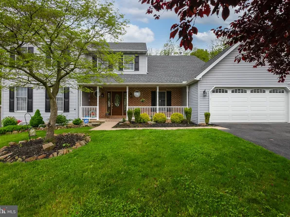 226 Longleaf Dr, Blandon, PA 19510