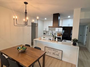 8003 Somerset Ln, Tampa, FL 33615