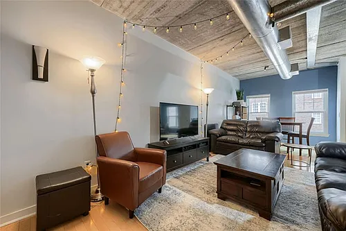 800 Peachtree St NE Photo 1