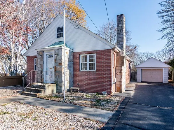 327 George Waterman Rd, Johnston, RI 02919