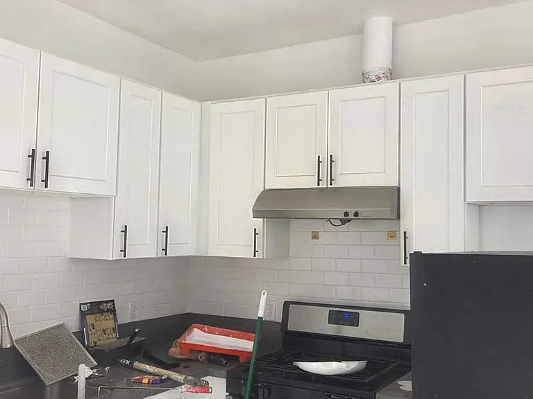 1820 W 11th St #8 — Photo 3