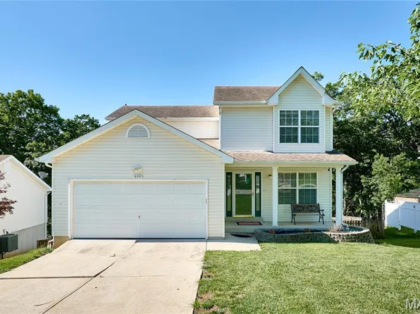 698 Walnut Rdg, Fenton, MO 63026