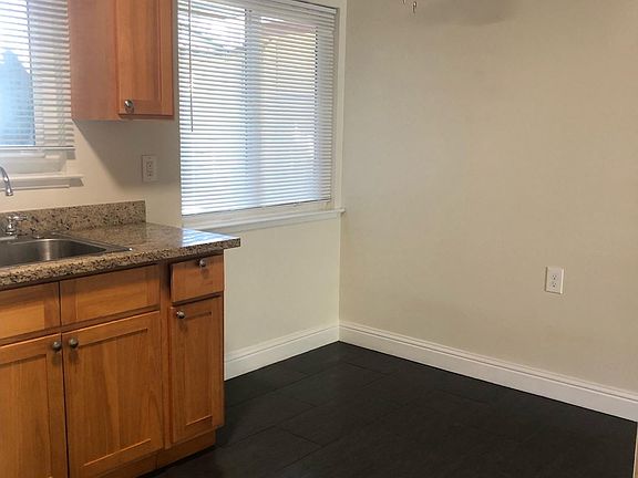 4th image of 427 E 17th St APT 101