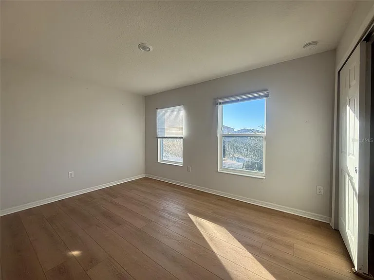 423 Kestrel Dr — Photo 12