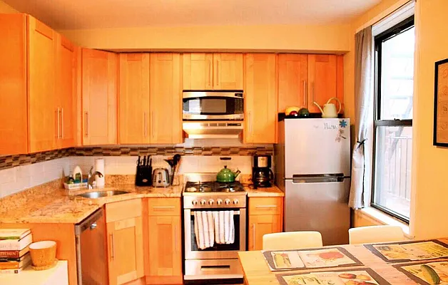 Rented by Rapid Realty Cobble Hill | media 20