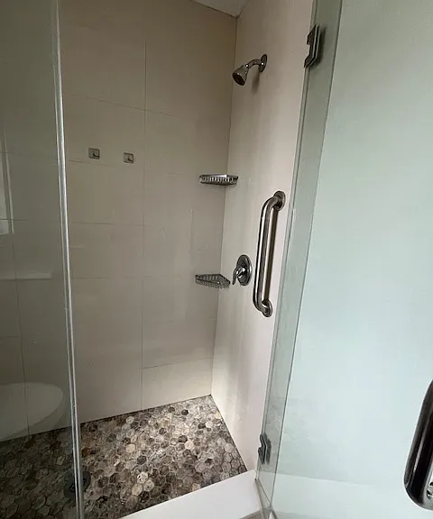 Bloomingdale Villas Ct — Photo 10