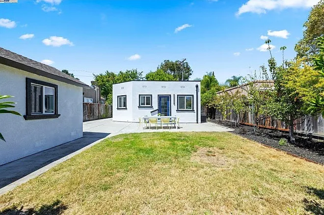 2221 Jefferson Ave — Photo 21