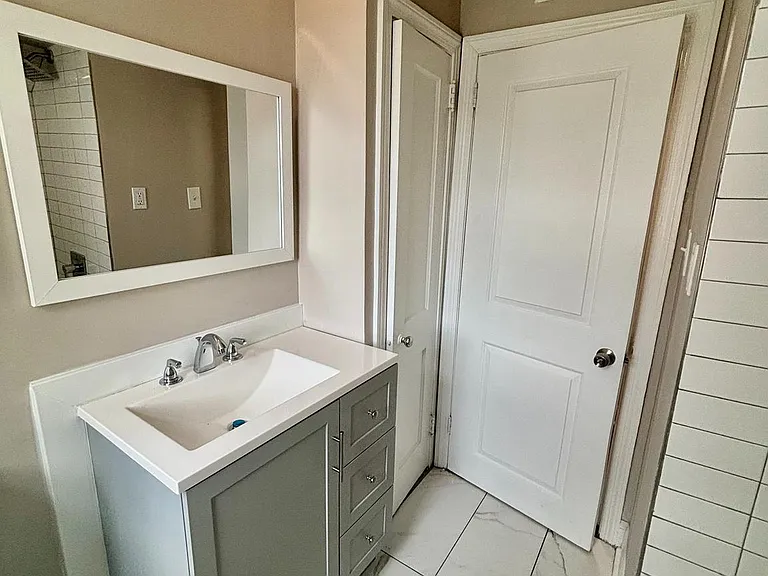 6828 Oxford Ave #2 — Photo 11