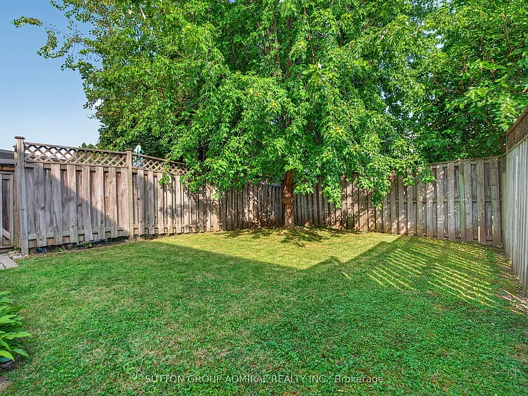 14 Mullis Cres — Photo 35