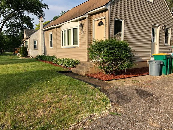4th image of 30 Pine Dr