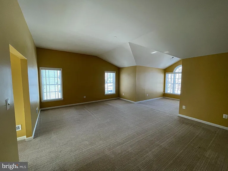 21330 Meadow Field Ct — Photo 34