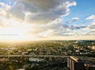 92 SW 3rd St APT 3807, Miami, FL 33130
