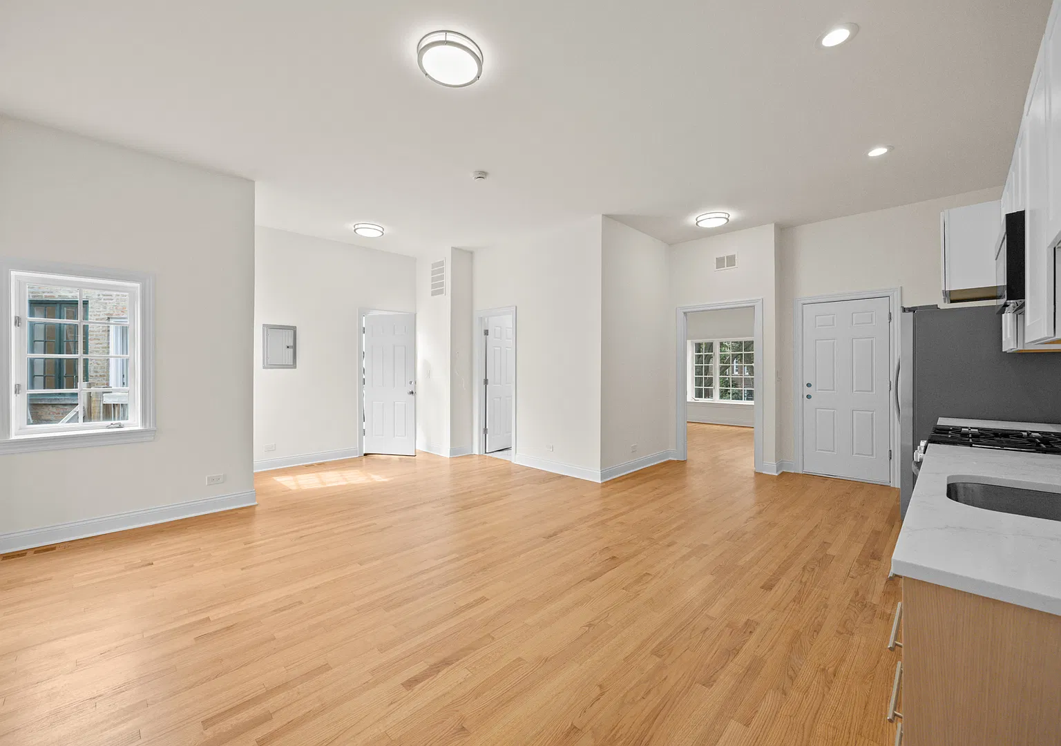 2 bed, $2,850 — Photo 3