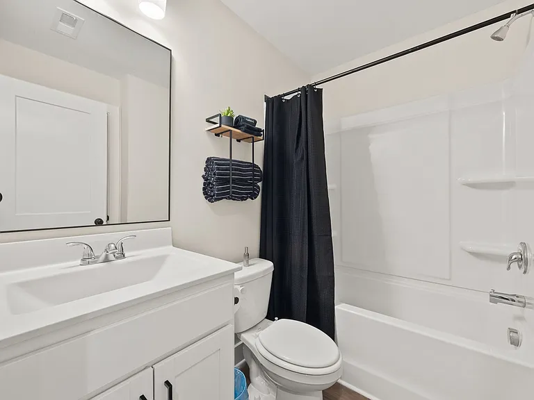 1429 Hazy Way SE — Photo 9