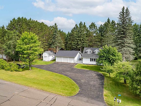 2nd image of 27 Maple Dr