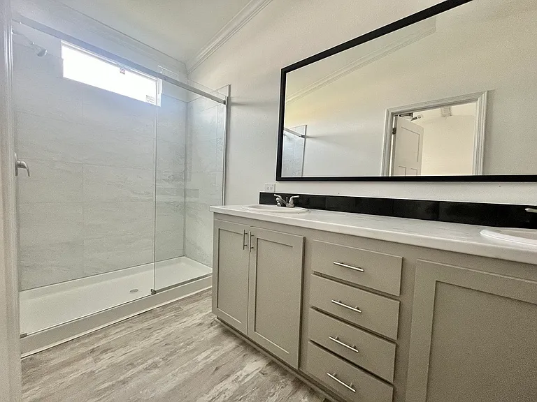 739 Chalet Ave — Photo 8