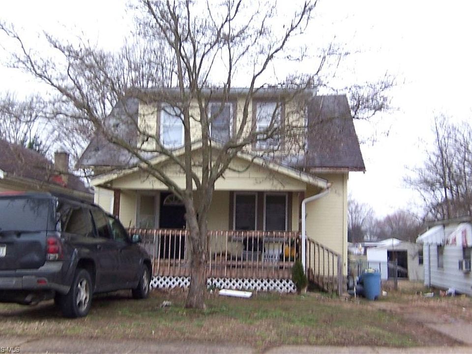 2nd image of 4107 8th Ave