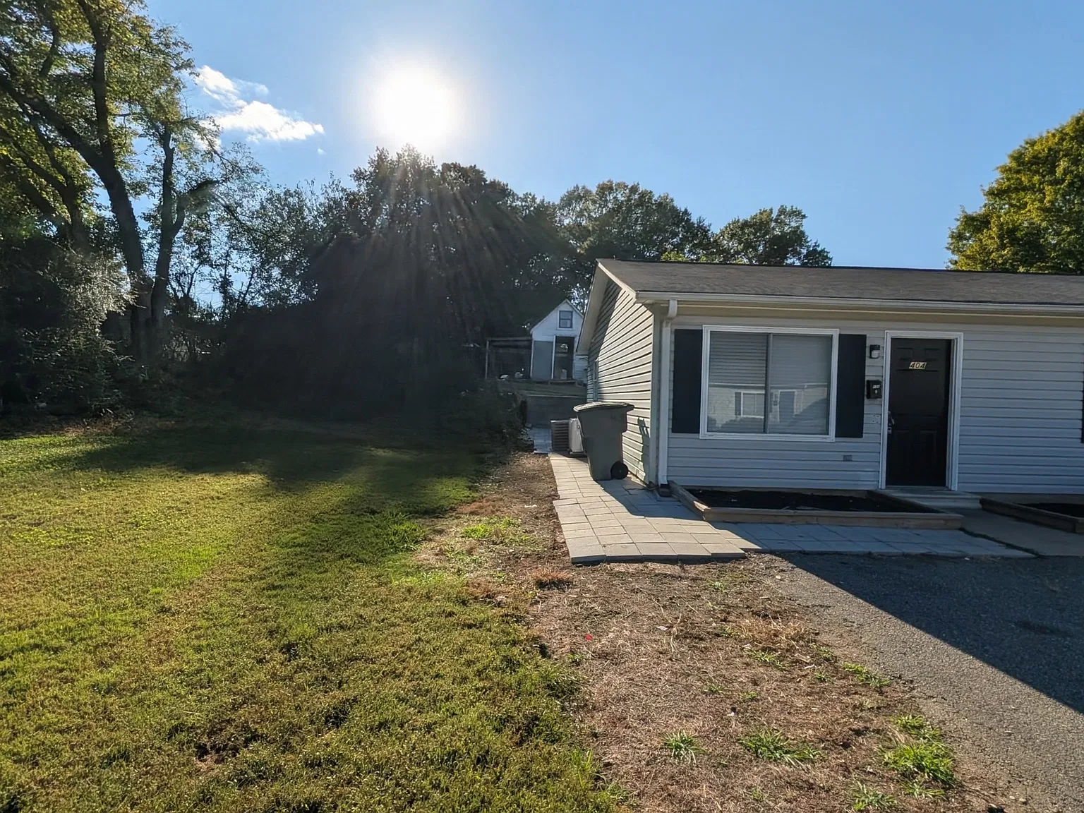 2 bed, 1000 sqft, $1,090 — Photo 2