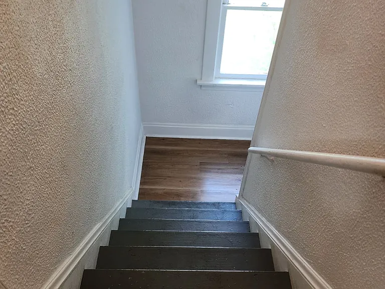 11716 Parkhill Ave #UP — Photo 14