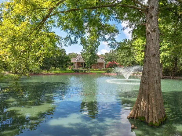 1002 Shady Dr, College Station, TX 77840