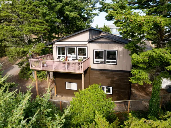 4995 Grand Ave NW, Tillamook, OR 97141