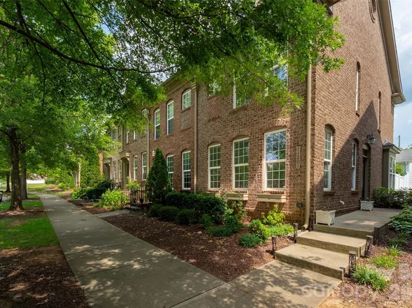 11201 Cedar Walk Ln, Charlotte, NC 28277