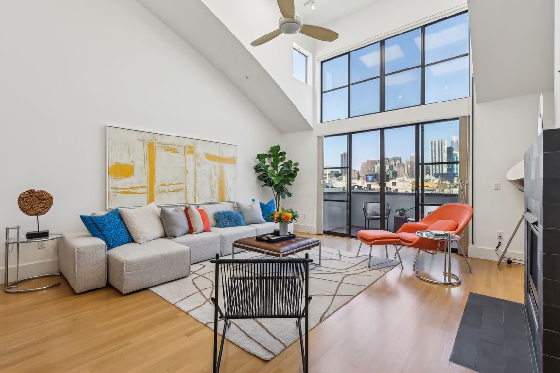 8th St unit 14-1404-007.jpg