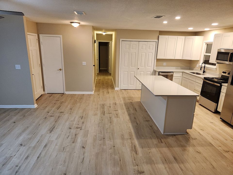 1st image of 214 Kingston Rd
