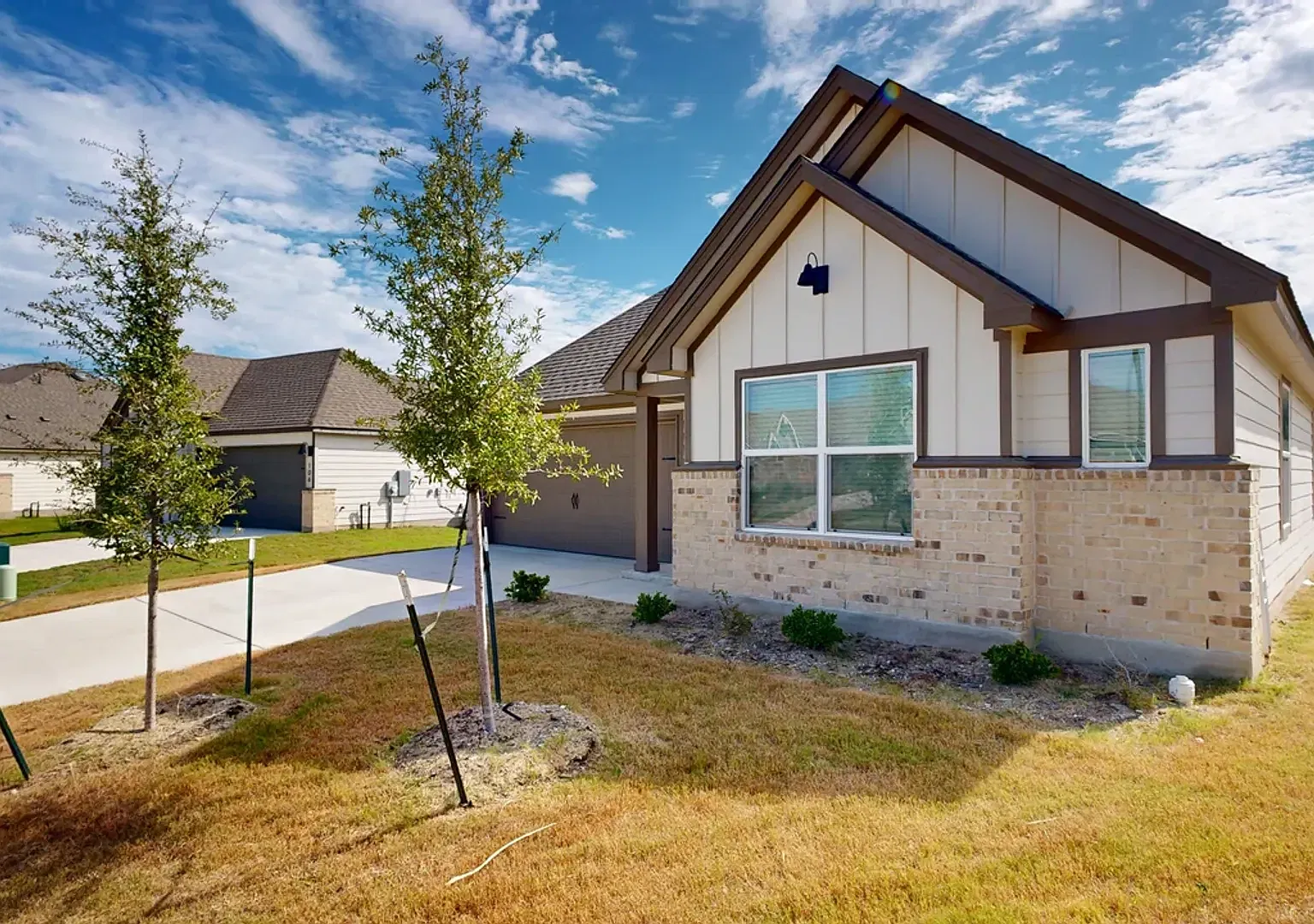 Gorgeous 4 Bedroom In Turnbo Ranch With A Greenbelt On The Back — Photo 3
