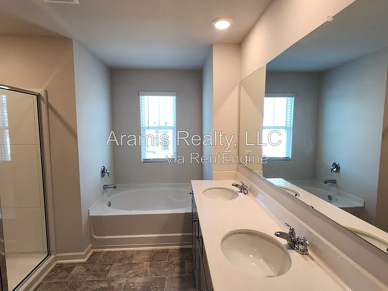 3134 Ellenton Dr — Photo 9