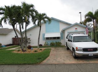 5601 Longleaf Dr, North Fort Myers, FL 33917
