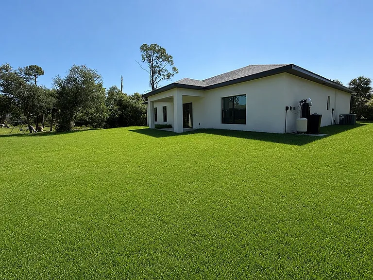 4807 Sabrina Ter — Photo 18