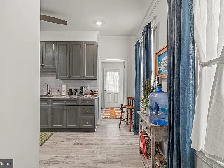4637 Melrose St — Photo 30