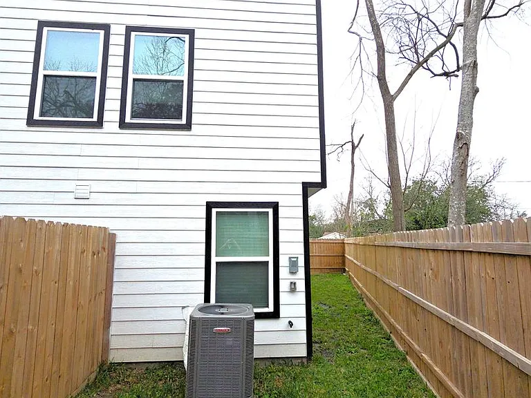 4626 Shreveport Blvd #A — Photo 18