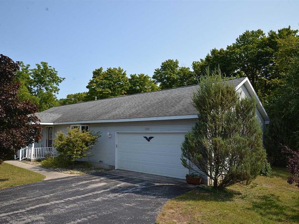 1st image of 728 Ames St