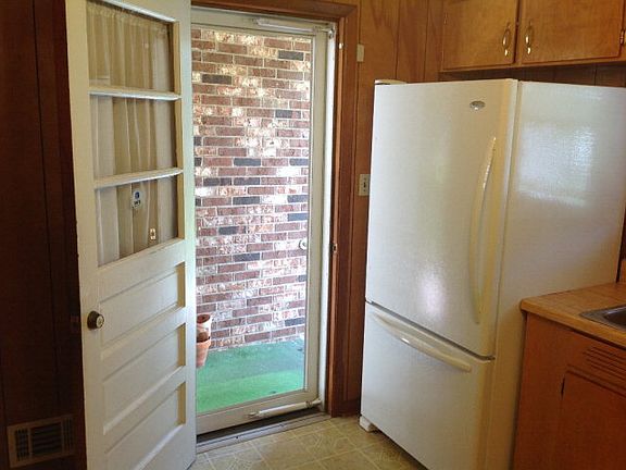 3rd image of 3426 Westmont Dr