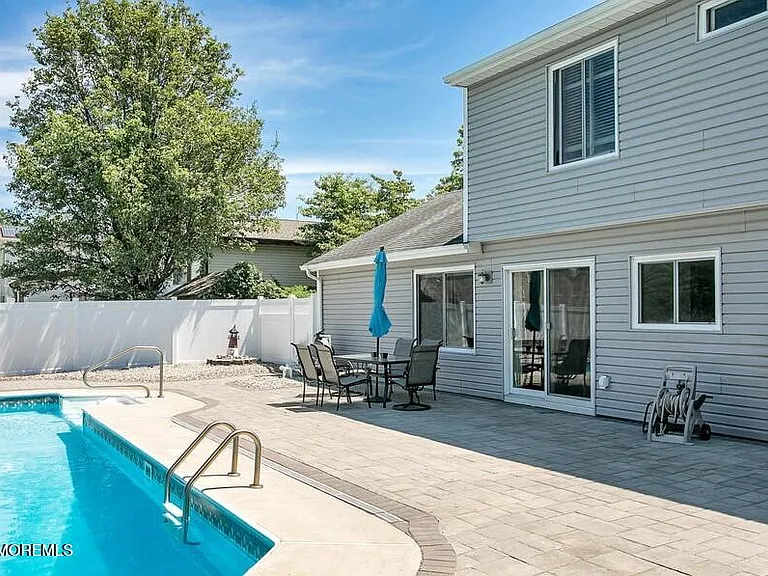 960 Green Hill Blvd — Photo 23