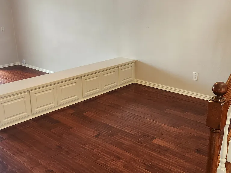 421 Burlington Ct #101 — Photo 7