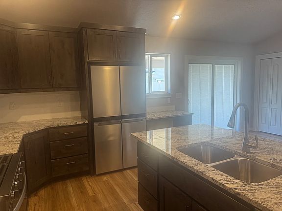 4th image of 9584 W Sussex St