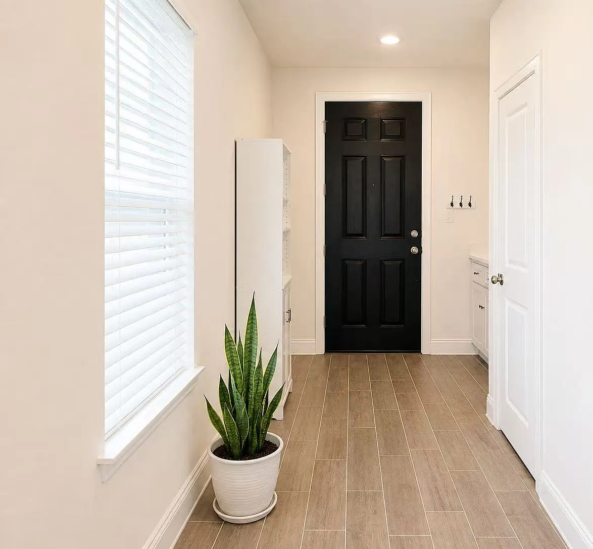 4 bed, 2015 sqft, $2,700 — Photo 2