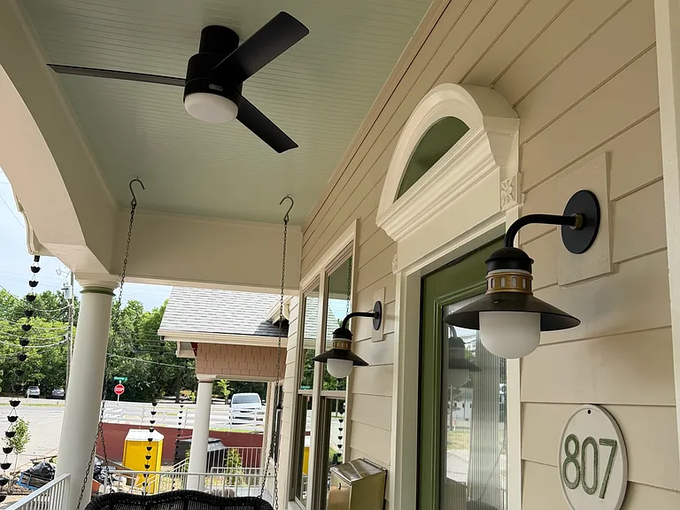 807 Rosehill Ave — Photo 4