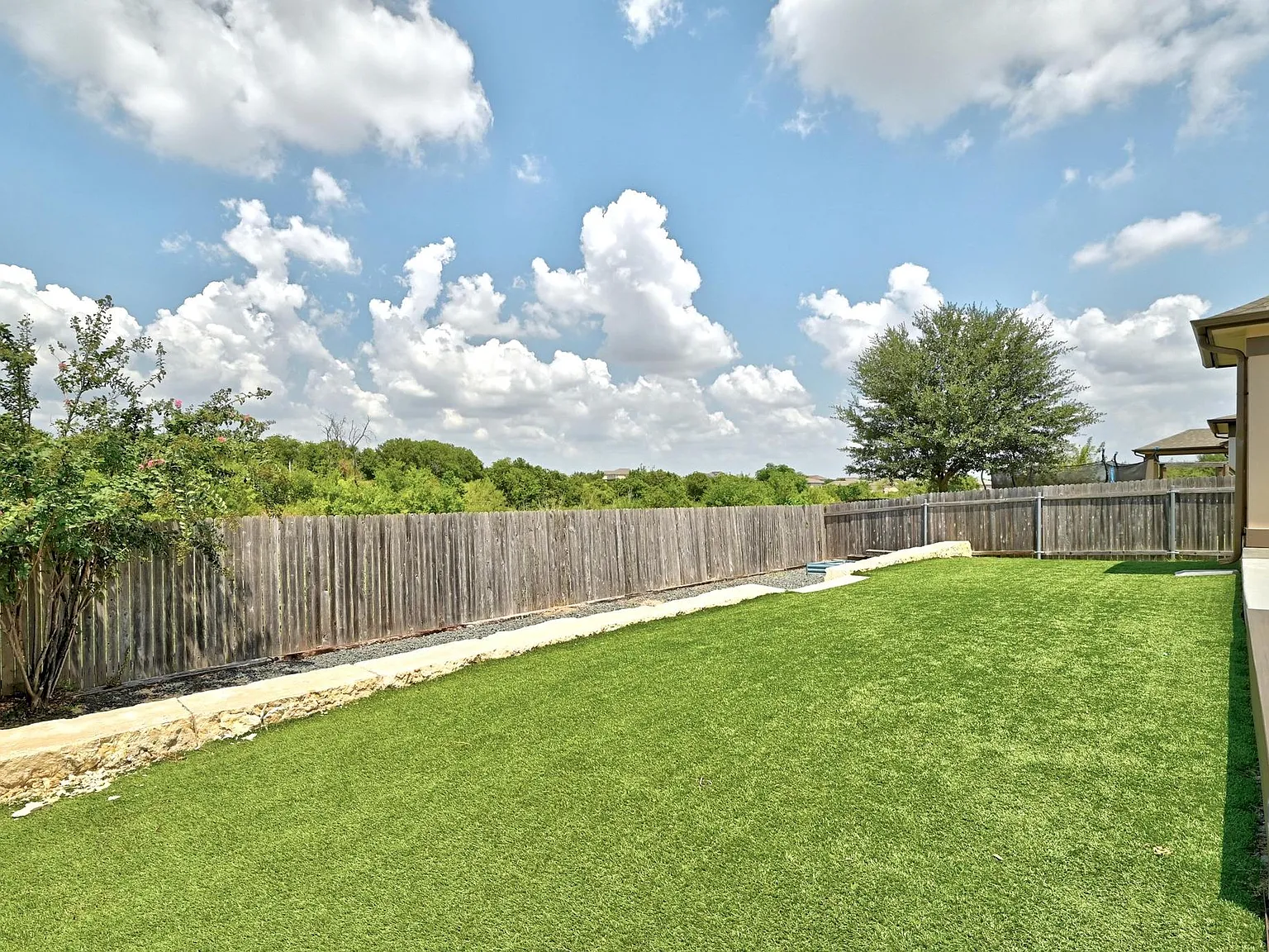 3 bed, 2.0 bath, 1684 sqft, $1,850 — Photo 3